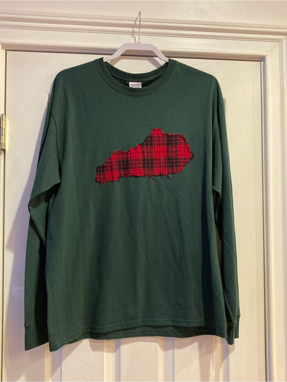 Jerzees Forest Green Long-Sleeve Tee with Red Plaid Appliqué - size L/XL